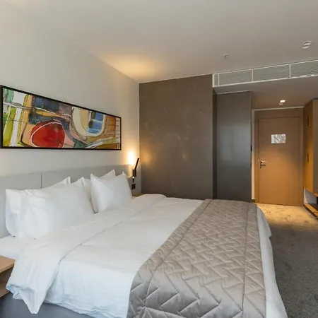 Hotel Mona Plaza 4*