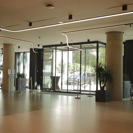 Szálloda Mona Plaza