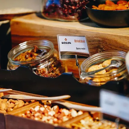 מלון Mona Plaza 4*