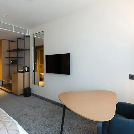 Mona Plaza 4* Belgrád