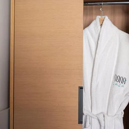 Mona Plaza 4* בלגרד