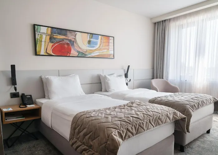 Mona Plaza Отель 4*